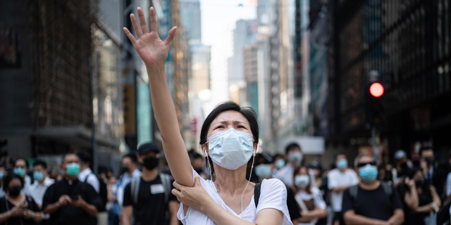 המרוויחה היחידה מהמחאות בהונג קונג: הצרכנות המקוונת