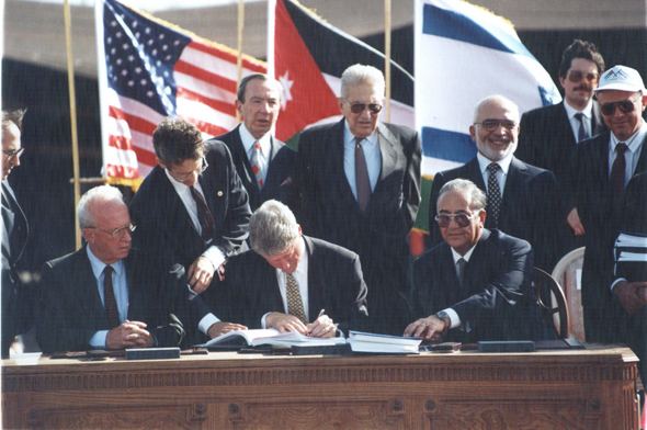 החתימה על הסכם השלום בין ישראל לירדן, 26 באוקטובר 1994, צילום: זום 77