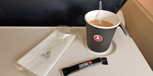 פסיקה באירופה: נשפך עליכם קפה בטיסה? תוכלו לתבוע פיצויים 