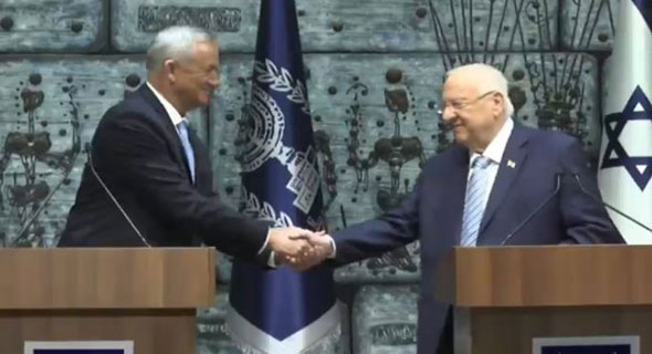 ריבלין מעניק את המנדט לגנץ, צילום: ynet