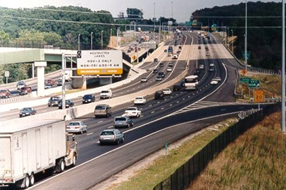 בכבישים בווירג'יניה שעליהם מבוסס הפרויקט בישראל, נתיב הקארפול נמצא באמצע הכביש. בבוקר הוא משמש את הנוסעים אל העיר ובערב אל מחוץ לעיר. כמו כן, הנתיב מופעל רק בימי חול