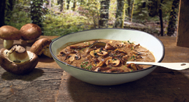 A bowl of soup. Photo: Dor Kedmi: 