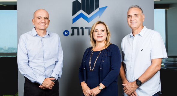 מייסדי קרן יסודות: יעקב סיסו (מימין), אסתי פרידמן ודוד ברוך 