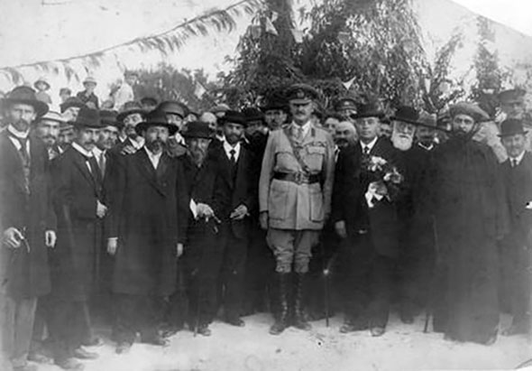 הגנרל אלנבי מבקר בתל אביב. 1918