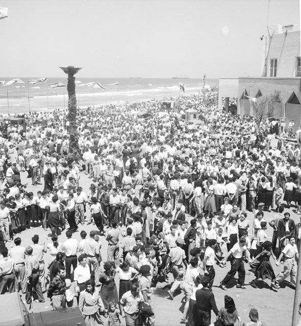 כיכר הכנסת.  הפגנות סוערות ואירועים רשמיים