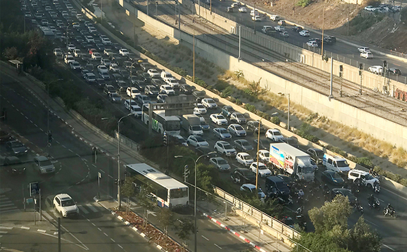 Traffic congestion, Tel Aviv. Photo: Elad Peleg