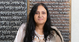 Zehava Binyamin. Photo: Alex Kolomoisky