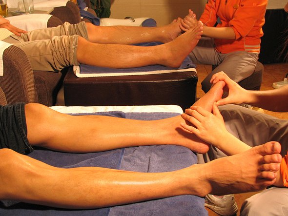 Foot Massage בסין זו דרך להראות כבוד לאורחים