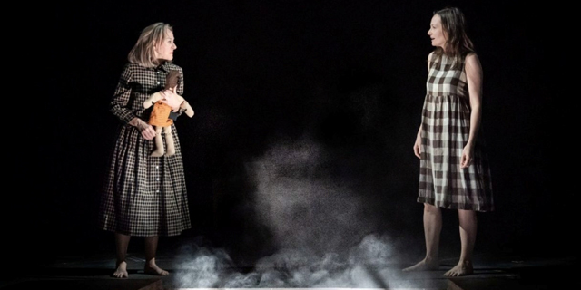 הגאונה על הבמה: ארבעת הנפוליטניים של אלנה פרנטה בתיאטרון הבריטי