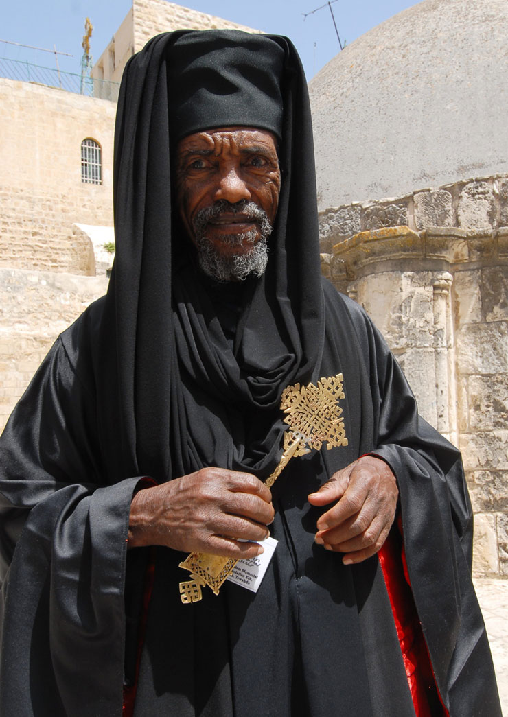 כומר אתיופי בירושלים. אחת הקהילות הקדומות בעיר