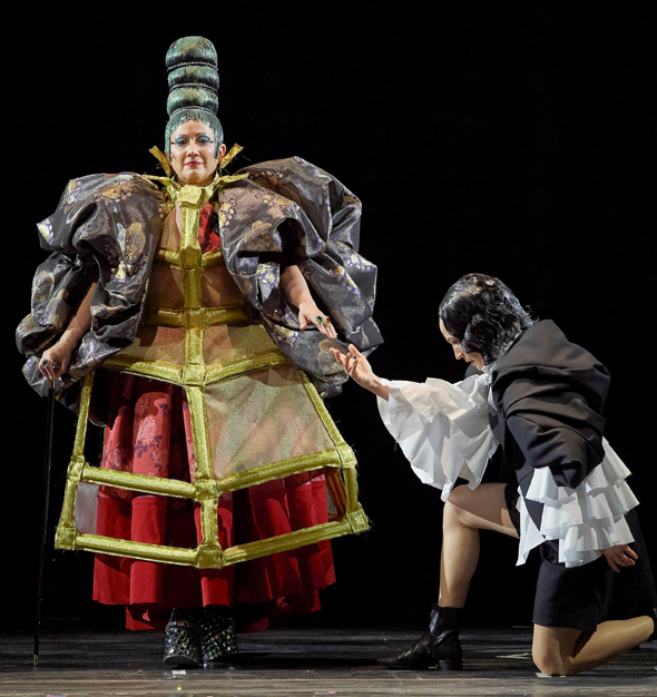 מתוך האופרה “אורלנדו". התייחסות אנדרוגינית לאופנה, לאמנות ולחיים , צילום: Wiener Staatsoper / Michael Pöhn