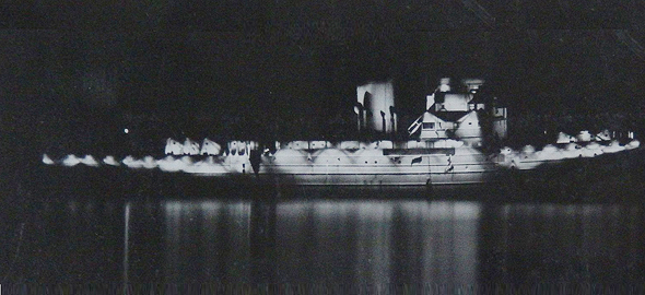 מערך הסוואת אור נבחן על ספינה, צילום: Wikimedia