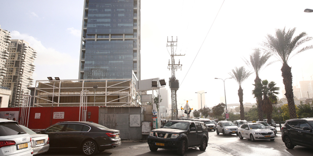 עיריית ת&quot;א אישרה מגדל בן 45 קומות ב&quot;מגרש סיפולוקס&quot; ברחוב יגאל אלון
