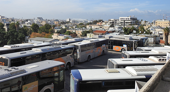 מסוף האוטובוסים בתחנה המרכזית בתל אביב, צילום: דור זומר