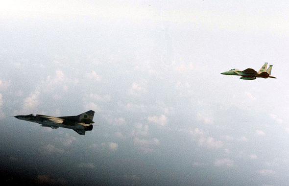 מיג 23 ואחריו F15 (הדמייה), צילום: USAF