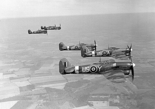 מטוסי הוקר טייפון, אשר שימשו בין השאר לציד מערכי רקטות , צילום: RAF