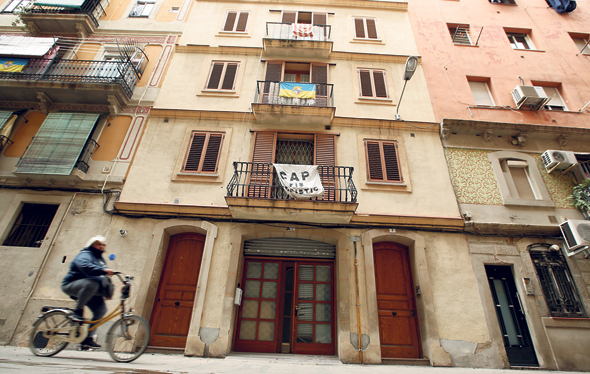 שלטים נגד דירות Airbnb בברצלונה