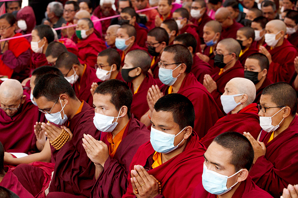 נזירים בקטמנדו, צילום: אי פי איי