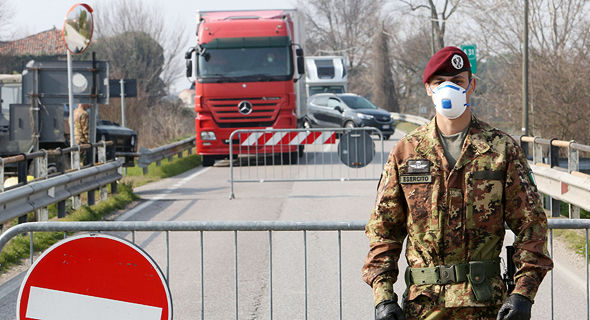 חייל במחסום באיטליה
