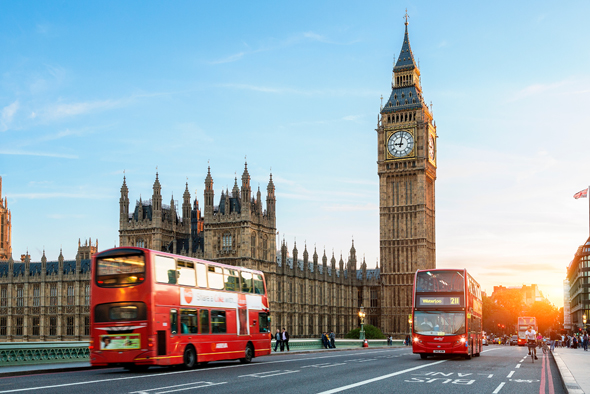 אוטובוסים אדומים בלונדון, צילום: Shutterstock
