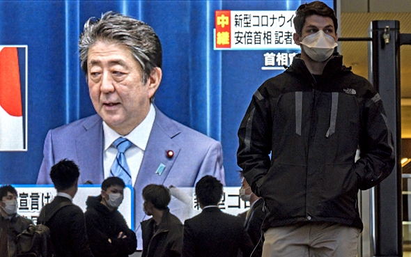 ראש ממשלת יפן אבה שינזו בנאום לאומה בעקבות משבר הקורונה, צילום: גטי אימג
