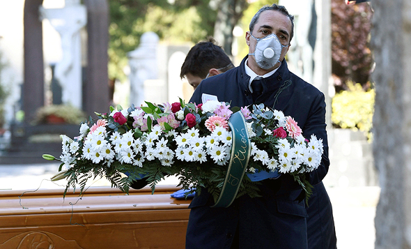לוויה באיטליה, צילום: איי אף פי