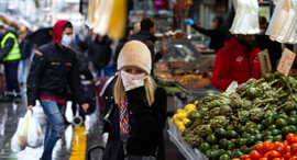 Shoppers at the Machane Yehuda Market in Jerusalem during the Covid-19 outbreak. Photo: Amit Shabi