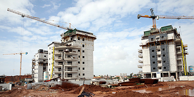 הקמת בנייני מגורים בראשל"צ, צילום: ענר גרין