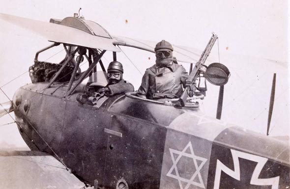 צוות גרמני, מטוס גרמני, מגן דווד