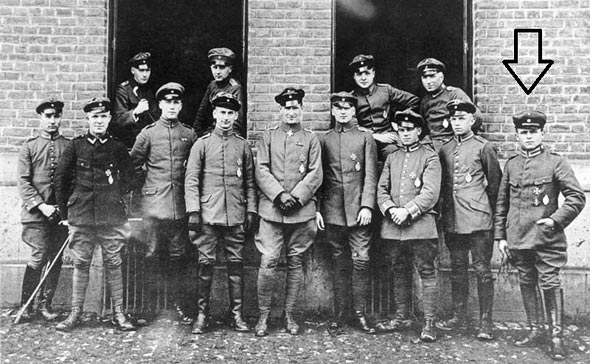 פריץ בקהרדט וחבריו לטייסת