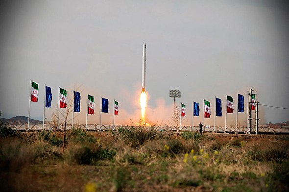 טיל הקסאד נושא את הלוויין נור 1 בדרכו לחלל