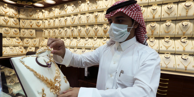 הגזירות יצאו לדרך: סעודיה שילשה מע&quot;מ וביטלה מענקים