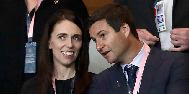 ראשת ממשלת ניו זילנד ובן זוגה לא הורשו להיכנס לבית קפה בגלל הגבלות הקורונה