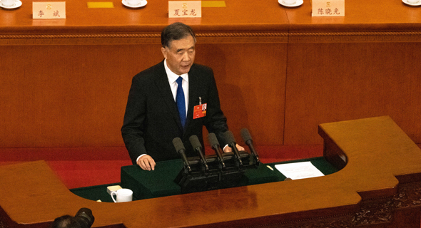 ראש הממשלה לי קצ'יאנג בפרלמנט הסיני, היום