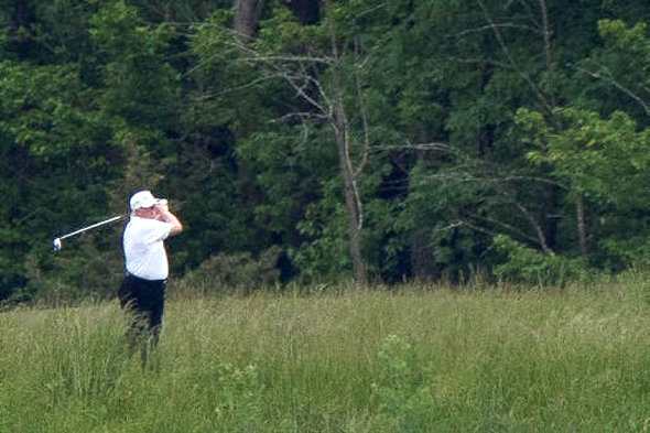 דונלד טראמפ משחק גולף ורג'יניה קורונה, צילום רויטרס