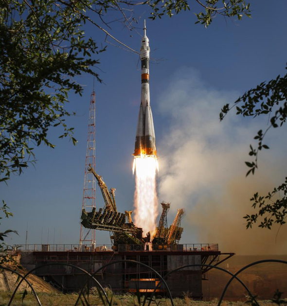 סויוז ממריאה לחלל עם צוות רוסי-אמריקאי ב-2012