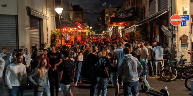שוק הפשפשים בתל אביב, אמש, צילום: גלעד ילון