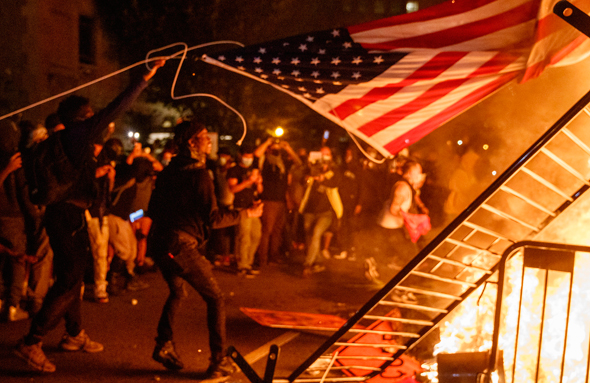 מהומות ליד הבית הלבן , צילום: אי פי איי