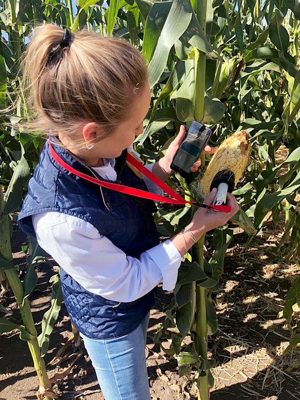 Consumer Physics' corn moisture device. Photo: Consumer Physics