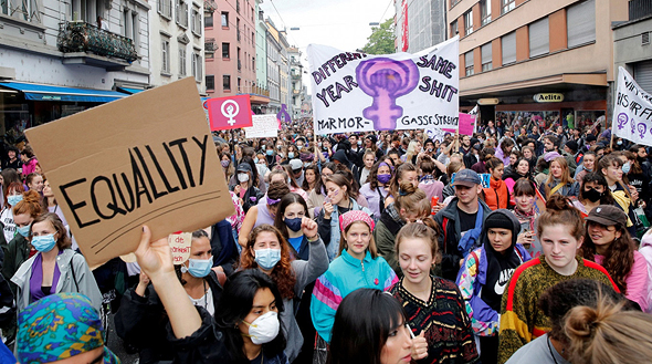 מחאת הנשים בשווייץ, צילום: רויטרס