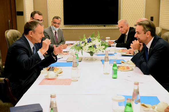 Greek Prime MinisterKiryakos Mitsotakis meets with Jerusalem Venture Partners chairman Erel Margalit. Photo: Dana Levi