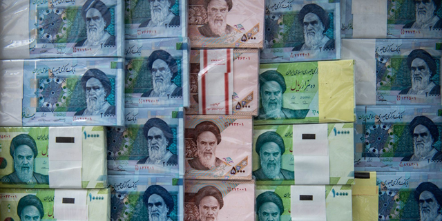 הריאל בשפל של כל הזמנים, וההנהגה באיראן אובדת עצות