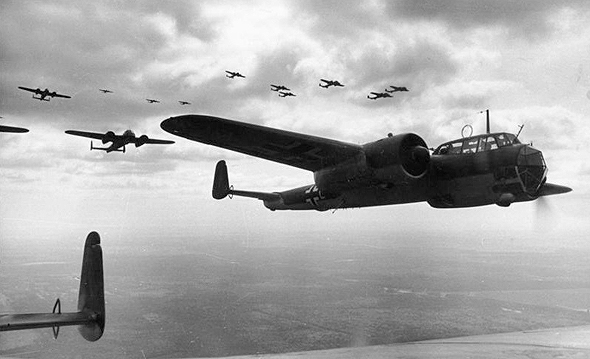 מטוסי דורניה 17 גרמניים בדרכם למטרות