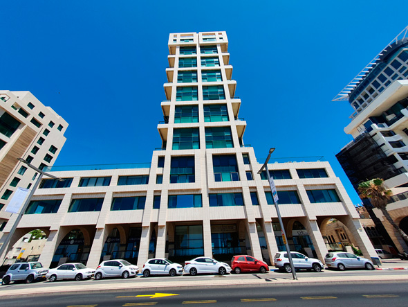 המגדל ברחוב הרב קוק 2 פינת אהרונסון בת"א, צילום: אוראל כהן