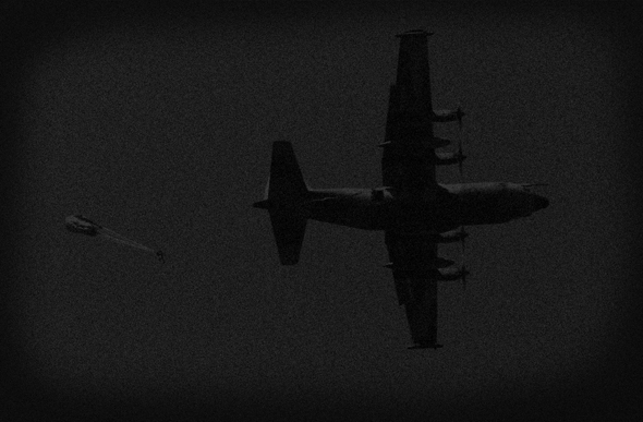 הרקולס מצניח סוכן בלילה (אילוסטרציה), מקור: USAF