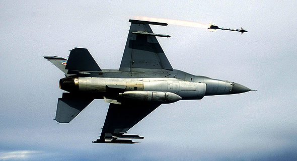 F16 משגר סיידוויינדר, צילום: USAF