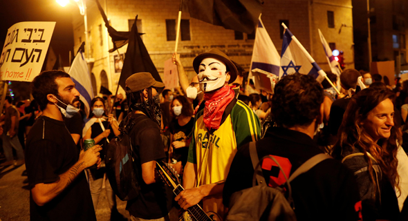 An anti-Netanyahu rally outside the Prime Minister's Residence in Jerusalem. Photo: Reuters