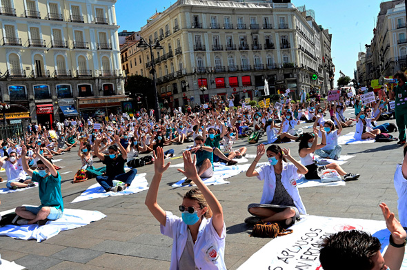מחאת הצוותים הרפואיים במדריד, צילום: אי פי איי