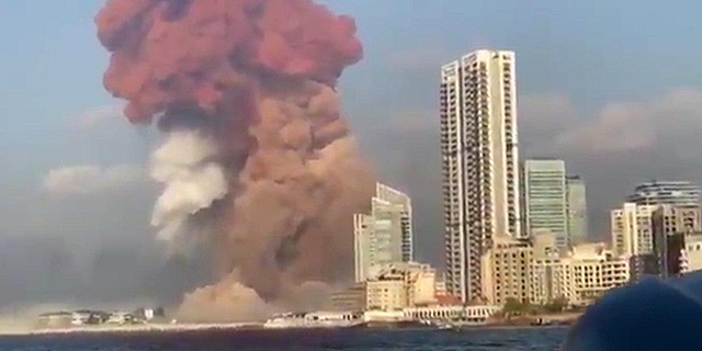 עשרות הרוגים וכ-3,000 פצועים בפיצוץ אדיר בנמל ביירות