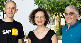Lior Weizman (SAP), Zivia Baron (IEC), Miki Steiner (E.ON). Photo: Efrat Saar